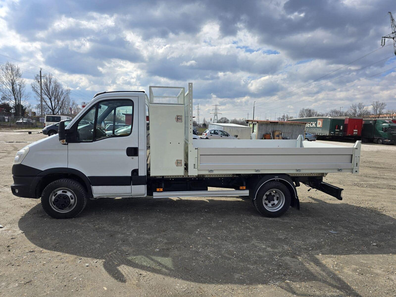 Iveco Daily 35 C 13 - Tipper + tool box - Autoutilitară basculantă: Foto 5 Iveco Daily 35 C 13 - Tipper + tool box - Autoutilitară basculantă: Foto 5
