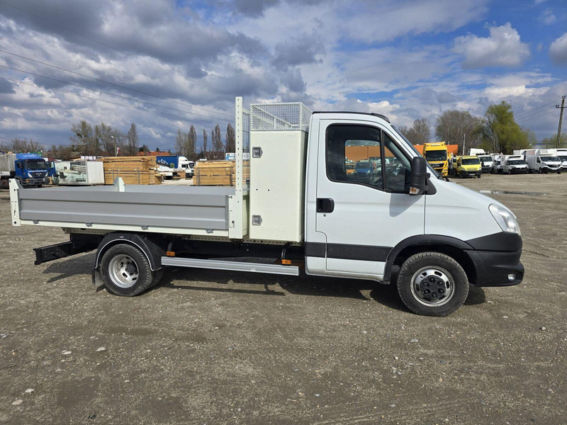 Iveco Daily 35 C 13 - Tipper + tool box - Autoutilitară basculantă: Foto 4 Iveco Daily 35 C 13 - Tipper + tool box - Autoutilitară basculantă: Foto 4
