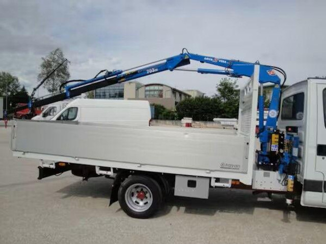 Iveco Daily 35C11 - flatbed+crane - Camion platformă, Camion cu macara: Foto 4 Iveco Daily 35C11 - flatbed+crane - Camion platformă, Camion cu macara: Foto 4