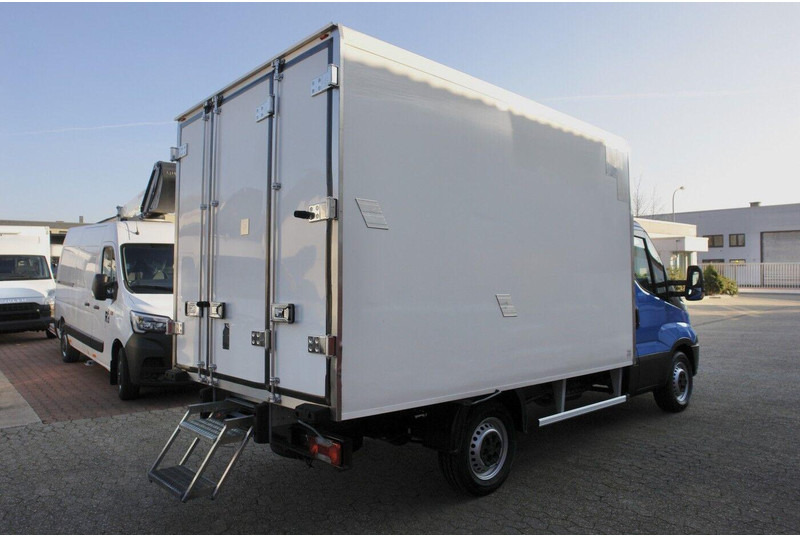 Iveco Daily 35S13 - Autoutilitară frigorifica: Foto 5 Iveco Daily 35S13 - Autoutilitară frigorifica: Foto 5