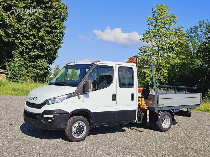 Iveco Daily 35c-15 Doka flatbed + crane Effer - Autoutilitară cu platformă, Autoutilitară cabină dublă: Foto 1 Iveco Daily 35c-15 Doka flatbed + crane Effer - Autoutilitară cu platformă, Autoutilitară cabină dublă: Foto 1