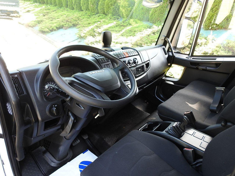 Iveco EUROCARGO 120 - 220 PLANDEKA WINDA 20 PALET AUTOMAT KLIMATYZACJA - Camion furgon: Foto 2 Iveco EUROCARGO 120 - 220 PLANDEKA WINDA 20 PALET AUTOMAT KLIMATYZACJA - Camion furgon: Foto 2