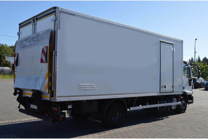 Iveco EUROCARGO 120EL18 REFRIGERATOR+LIFT SIDE DOOR - Camion frigider: Foto 4 Iveco EUROCARGO 120EL18 REFRIGERATOR+LIFT SIDE DOOR - Camion frigider: Foto 4