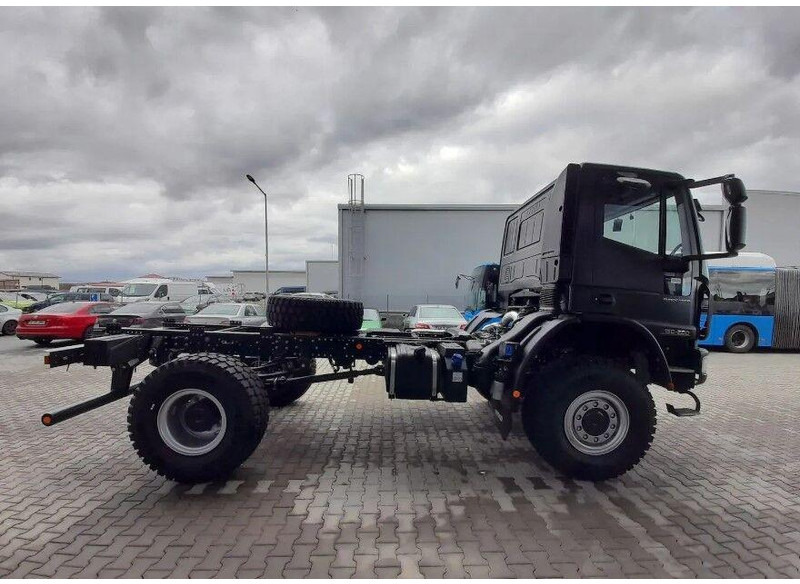 Iveco EuroCargo 4x4 ML150E28WS Chassis - Camion şasiu: Foto 5 Iveco EuroCargo 4x4 ML150E28WS Chassis - Camion şasiu: Foto 5