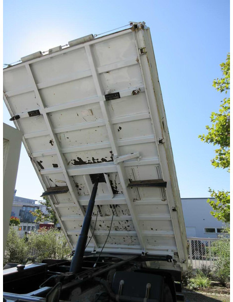 Iveco Eurocargo 120E25 - 3 way tipper - Camion basculantă: Foto 4 Iveco Eurocargo 120E25 - 3 way tipper - Camion basculantă: Foto 4