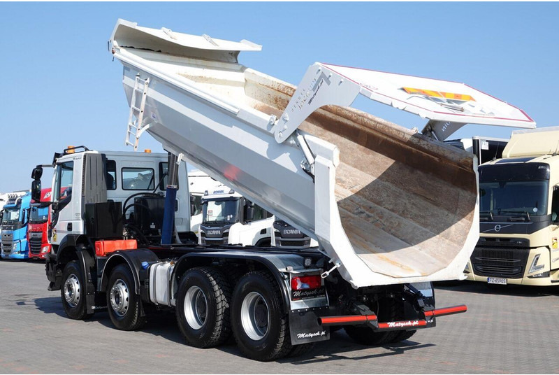 Iveco STRALIS X-WAY 480 / 8x4 / WYWROTKA TYLNOZSYP + HYDROKLAPA / OPON - Camion basculantă: Foto 2 Iveco STRALIS X-WAY 480 / 8x4 / WYWROTKA TYLNOZSYP + HYDROKLAPA / OPON - Camion basculantă: Foto 2