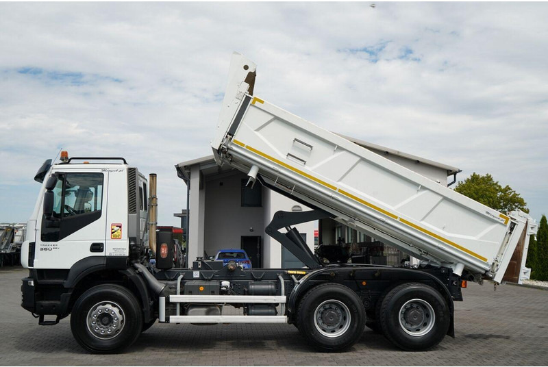 Iveco TRAKKER 360 - Camion basculantă: Foto 3 Iveco TRAKKER 360 - Camion basculantă: Foto 3