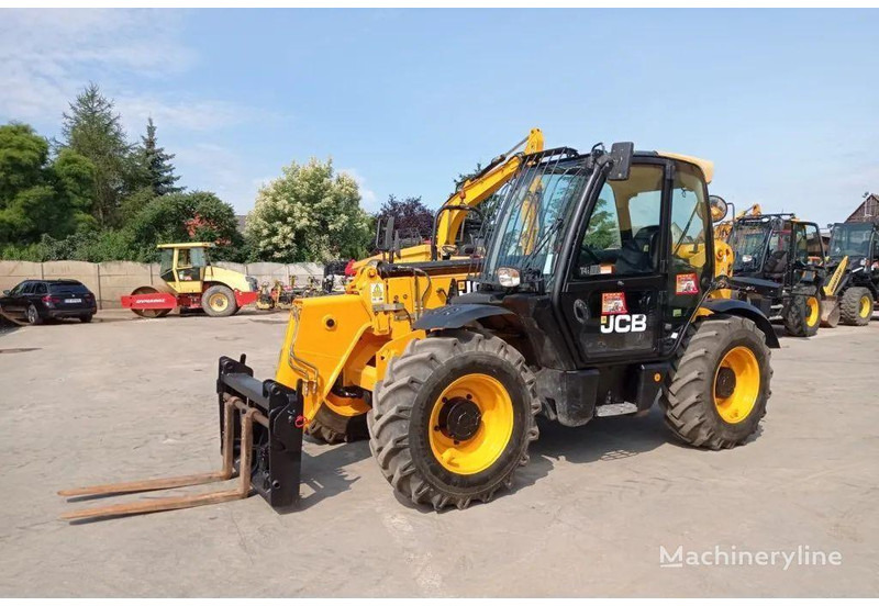 JCB 535-95 Telescopic basket lift - Autopropulsată platformă: Foto 1 JCB 535-95 Telescopic basket lift - Autopropulsată platformă: Foto 1