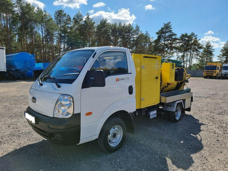 Kia Csatornatisztító - Maşină pentru vidanjări: Foto 1 Kia Csatornatisztító - Maşină pentru vidanjări: Foto 1
