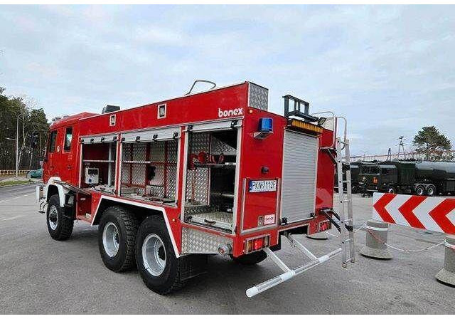 MAN 6x6 STAR Firetruck Feuerwehr - Autospeciala de stins incendii: Foto 5 MAN 6x6 STAR Firetruck Feuerwehr - Autospeciala de stins incendii: Foto 5