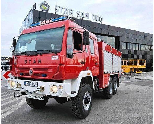 MAN 6x6 STAR Firetruck Feuerwehr - Autospeciala de stins incendii: Foto 1 MAN 6x6 STAR Firetruck Feuerwehr - Autospeciala de stins incendii: Foto 1