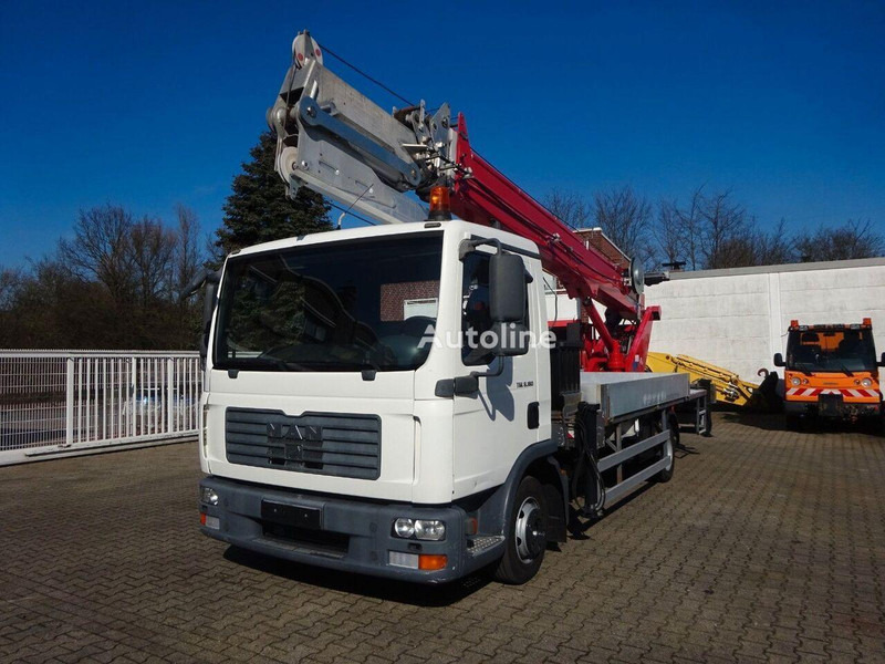 MAN 8.180 TGL - Flatbed+crane - Camion platformă, Camion cu macara: Foto 3 MAN 8.180 TGL - Flatbed+crane - Camion platformă, Camion cu macara: Foto 3