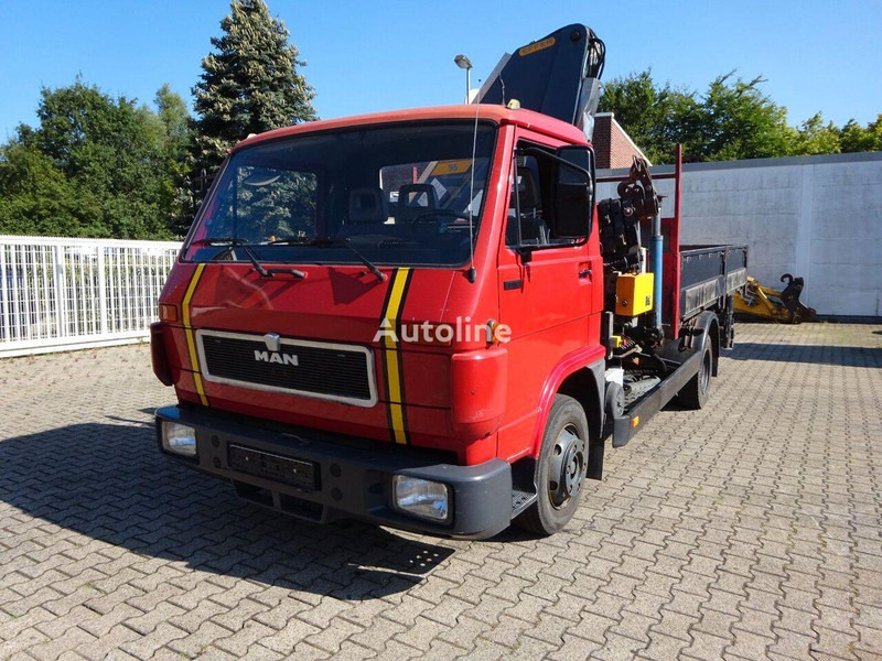 MAN 9.150 - Flatbed+crane - Camion platformă, Camion cu macara: Foto 2 MAN 9.150 - Flatbed+crane - Camion platformă, Camion cu macara: Foto 2
