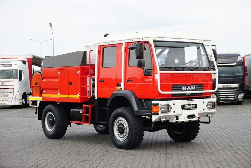 MAN LE 220 / 4 X 4 / DOKA / STRAŻ POZARNA - Autospeciala de stins incendii: Foto 2 MAN LE 220 / 4 X 4 / DOKA / STRAŻ POZARNA - Autospeciala de stins incendii: Foto 2