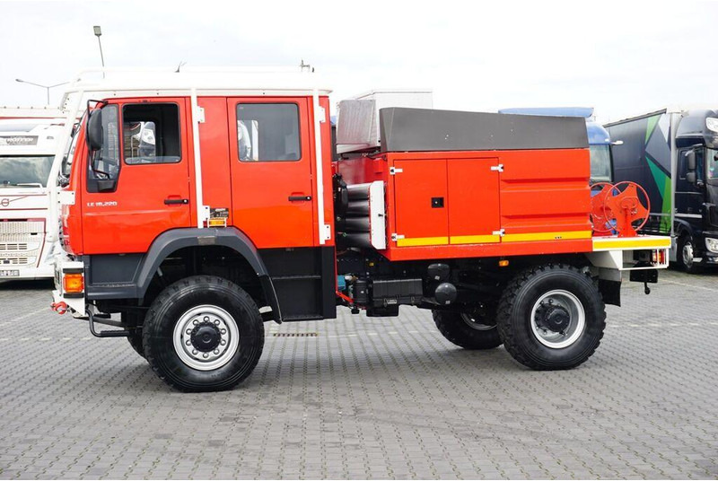 MAN LE 220 / 4 X 4 / DOKA / STRAŻ POZARNA - Autospeciala de stins incendii: Foto 3 MAN LE 220 / 4 X 4 / DOKA / STRAŻ POZARNA - Autospeciala de stins incendii: Foto 3