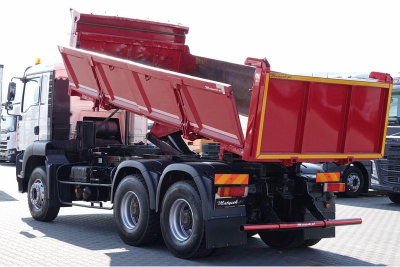 MAN TGA 33.390 / 6X4 / WYWROTKA 2 STRONNA / HYDROBURTA / MANUAL / SP - Camion basculantă: Foto 2 MAN TGA 33.390 / 6X4 / WYWROTKA 2 STRONNA / HYDROBURTA / MANUAL / SP - Camion basculantă: Foto 2