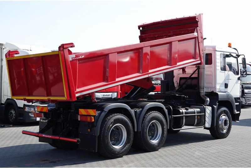 MAN TGA 33.390 / 6X4 / WYWROTKA 2 STRONNA / HYDROBURTA / MANUAL / SP - Camion basculantă: Foto 3 MAN TGA 33.390 / 6X4 / WYWROTKA 2 STRONNA / HYDROBURTA / MANUAL / SP - Camion basculantă: Foto 3
