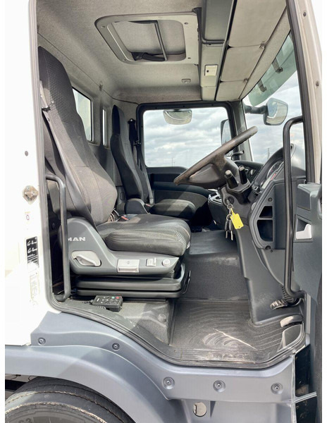 Camion platformă MAN TGL 12.250: Foto 14 Camion platformă MAN TGL 12.250: Foto 14
