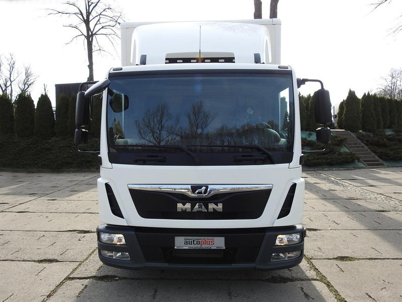 MAN TGL 8.18 KONTENER 16 PALET TEMPOMAT BLIŹNIACZE KOŁA 180KM [ 36 - Camion furgon: Foto 5 MAN TGL 8.18 KONTENER 16 PALET TEMPOMAT BLIŹNIACZE KOŁA 180KM [ 36 - Camion furgon: Foto 5