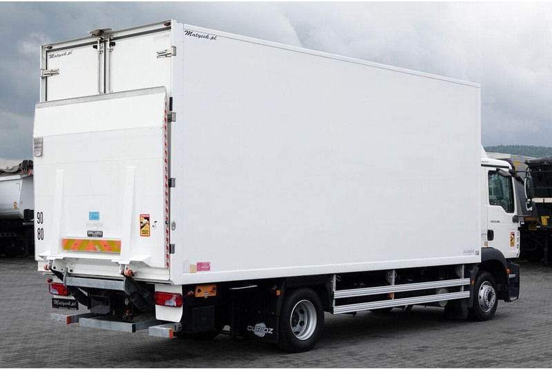 MAN TGM 12.290 / 4x2 / CHŁODNIA 6,5 M / AGREGAT THERMO KING T-600 R - Camion frigider: Foto 3 MAN TGM 12.290 / 4x2 / CHŁODNIA 6,5 M / AGREGAT THERMO KING T-600 R - Camion frigider: Foto 3