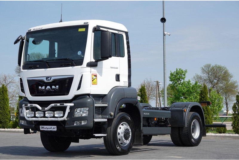 MAN TGS 18.420 / 4X4 / RAMA DŁ. 5,6 M / NAVI / DO ZABUDOWY / SPROWA - Camion şasiu: Foto 1 MAN TGS 18.420 / 4X4 / RAMA DŁ. 5,6 M / NAVI / DO ZABUDOWY / SPROWA - Camion şasiu: Foto 1