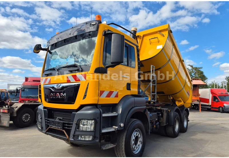 MAN TGS 26.510 - Langendorf Tipper - Camion basculantă: Foto 1 MAN TGS 26.510 - Langendorf Tipper - Camion basculantă: Foto 1