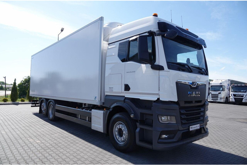 MAN TGX 26.520 / 6x2 / CHŁODNIA -8,6 M / AGREGAT THERMO KING T-1000R - Camion frigider: Foto 3 MAN TGX 26.520 / 6x2 / CHŁODNIA -8,6 M / AGREGAT THERMO KING T-1000R - Camion frigider: Foto 3