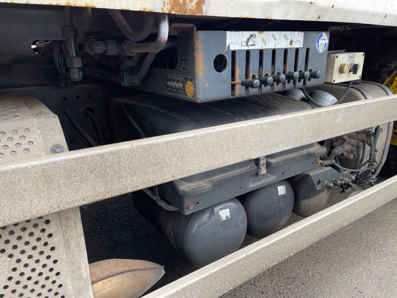 Mercedes-Benz 1833 Absetzkipper Bluetec 5 Klima 2 Hand Orig Km - Camion transport containere/ Swap body, Camion cu macara: Foto 3 Mercedes-Benz 1833 Absetzkipper Bluetec 5 Klima 2 Hand Orig Km - Camion transport containere/ Swap body, Camion cu macara: Foto 3