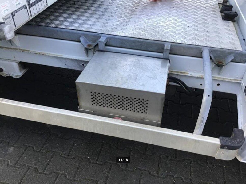 Mercedes-Benz 413 CDI BE Mini Trekker + Workshop Trailer - Cap tractoare BE: Foto 5 Mercedes-Benz 413 CDI BE Mini Trekker + Workshop Trailer - Cap tractoare BE: Foto 5