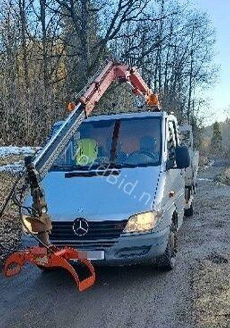 Mercedes-Benz 413 - Doka tipper+crane with gripper - Camion basculantă, Camion cu macara: Foto 1 Mercedes-Benz 413 - Doka tipper+crane with gripper - Camion basculantă, Camion cu macara: Foto 1