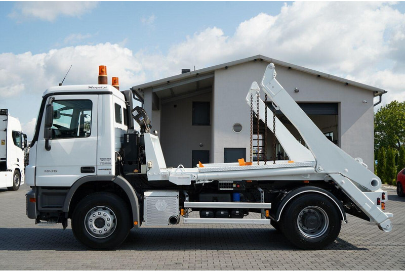 Mercedes-Benz ACTROS 1836 / 4X2 / BRAMOWIEC / PALFINGER M12T / EURO 6 / SPROW - Camion container de gunoi: Foto 2 Mercedes-Benz ACTROS 1836 / 4X2 / BRAMOWIEC / PALFINGER M12T / EURO 6 / SPROW - Camion container de gunoi: Foto 2