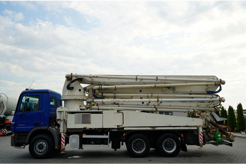 Mercedes-Benz ACTROS 2636 / POMPA SERMAC 5Z37 / 37 METRÓW / STEROWANIE RADIOW - Autopompă de beton: Foto 3 Mercedes-Benz ACTROS 2636 / POMPA SERMAC 5Z37 / 37 METRÓW / STEROWANIE RADIOW - Autopompă de beton: Foto 3