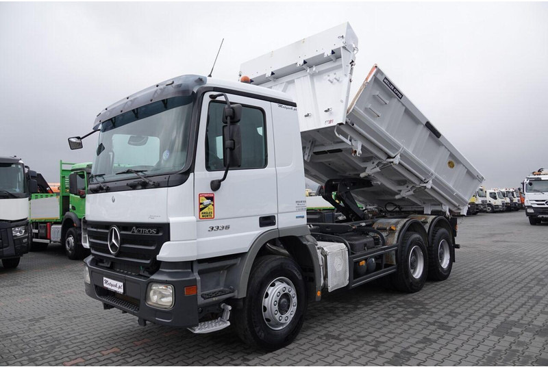 Mercedes-Benz ACTROS 3336 / 6x4 / WYWROTKA / BORDMATIC / HYDROBURTA / MEILLER - Camion basculantă: Foto 3 Mercedes-Benz ACTROS 3336 / 6x4 / WYWROTKA / BORDMATIC / HYDROBURTA / MEILLER - Camion basculantă: Foto 3