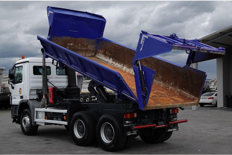 Mercedes-Benz ACTROS 3344 / 6x4 / WYWROTKA 2 STR / BORDMATIC / HYDROBURTA / HY - Camion basculantă: Foto 4 Mercedes-Benz ACTROS 3344 / 6x4 / WYWROTKA 2 STR / BORDMATIC / HYDROBURTA / HY - Camion basculantă: Foto 4