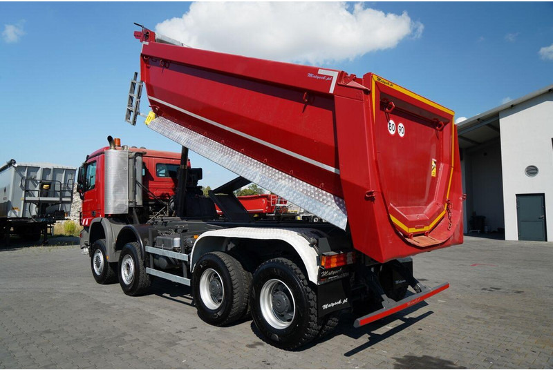 Mercedes-Benz ACTROS 4141 / 8X6 / WYWROTKA TYLNOZSYPOWA / MEILLER KIPPER 5.3M - Camion basculantă: Foto 5 Mercedes-Benz ACTROS 4141 / 8X6 / WYWROTKA TYLNOZSYPOWA / MEILLER KIPPER 5.3M - Camion basculantă: Foto 5