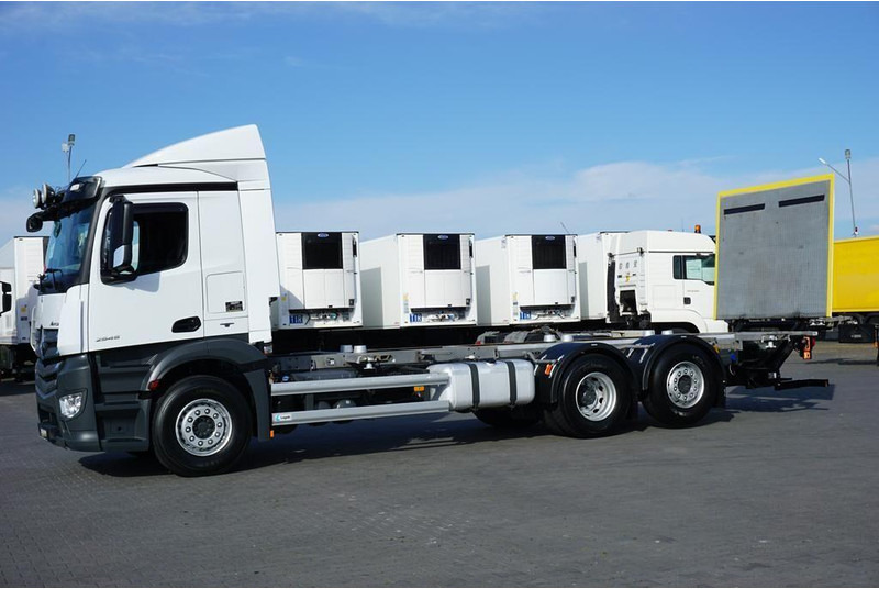 Mercedes-Benz ANTOS / 2545 / ACC / E 6 / BDF + WINDA / 7.15 , 7.45, 7.82 M / O - Camion şasiu: Foto 3 Mercedes-Benz ANTOS / 2545 / ACC / E 6 / BDF + WINDA / 7.15 , 7.45, 7.82 M / O - Camion şasiu: Foto 3