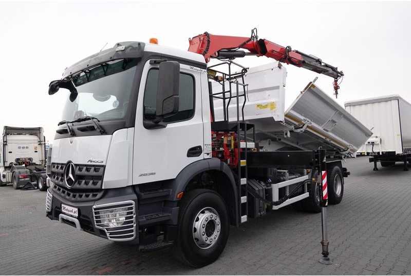 Mercedes-Benz AROCS 2636 - Camion basculantă, Camion cu macara: Foto 2 Mercedes-Benz AROCS 2636 - Camion basculantă, Camion cu macara: Foto 2