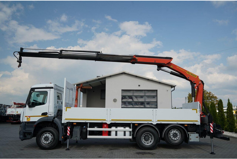 Mercedes-Benz AROCS 2643 - Camion platformă, Camion cu macara: Foto 4 Mercedes-Benz AROCS 2643 - Camion platformă, Camion cu macara: Foto 4