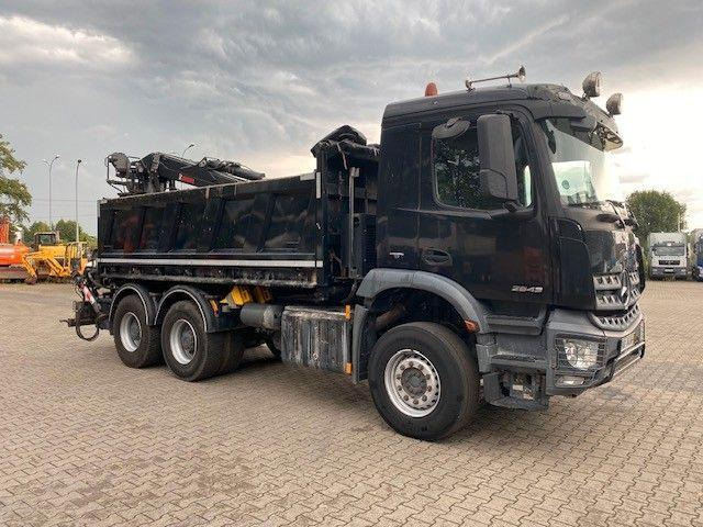 Mercedes-Benz AROCS 2643 - Camion basculantă, Camion cu macara: Foto 3 Mercedes-Benz AROCS 2643 - Camion basculantă, Camion cu macara: Foto 3