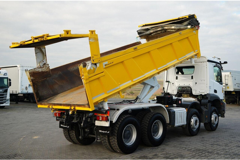 Mercedes-Benz AROCS 3243 / 8x4 / WYWROTKA DWUSTRONNA 6.2 M / HYDROBURTA / HYD - Camion basculantă: Foto 4 Mercedes-Benz AROCS 3243 / 8x4 / WYWROTKA DWUSTRONNA 6.2 M / HYDROBURTA / HYD - Camion basculantă: Foto 4