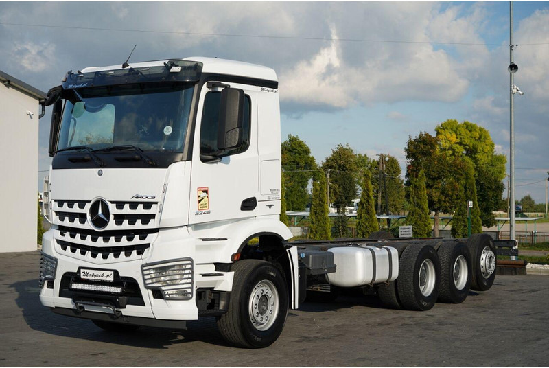 Mercedes-Benz AROCS 3248 / 8X4 / TRIDEM / RAMA POD ZABUDOWE 8 M / OŚ SKRETNA I - Camion şasiu: Foto 3 Mercedes-Benz AROCS 3248 / 8X4 / TRIDEM / RAMA POD ZABUDOWE 8 M / OŚ SKRETNA I - Camion şasiu: Foto 3