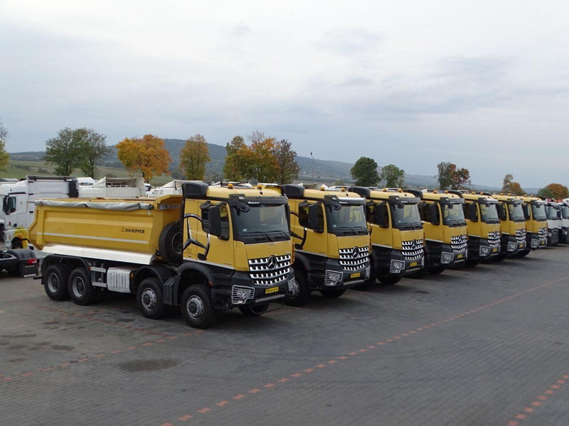Mercedes-Benz AROCS 4145 / 8x8 / WYWROTKA TYLNOZSYPOWA / KH KIPPER / EURO 6 - Camion basculantă: Foto 4 Mercedes-Benz AROCS 4145 / 8x8 / WYWROTKA TYLNOZSYPOWA / KH KIPPER / EURO 6 - Camion basculantă: Foto 4