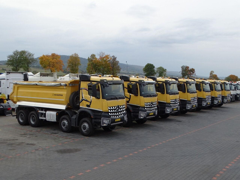 Mercedes-Benz AROCS 4145 / 8x8 / WYWROTKA TYLNOZSYPOWA / KH KIPPER / EURO 6 - Camion basculantă: Foto 3 Mercedes-Benz AROCS 4145 / 8x8 / WYWROTKA TYLNOZSYPOWA / KH KIPPER / EURO 6 - Camion basculantă: Foto 3