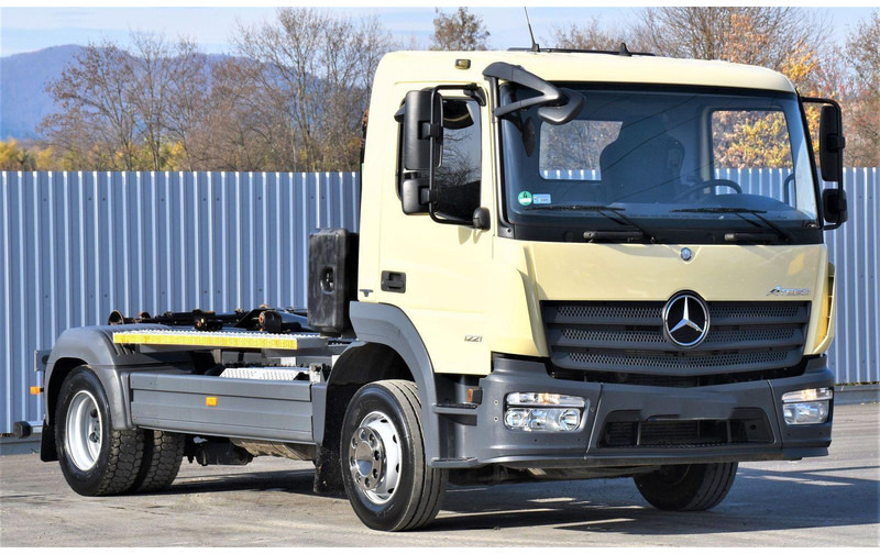 Mercedes-Benz ATEGO 1221 * ABROLLKIPPER * TOPZUSTAND - Camion cu cârlig: Foto 3 Mercedes-Benz ATEGO 1221 * ABROLLKIPPER * TOPZUSTAND - Camion cu cârlig: Foto 3