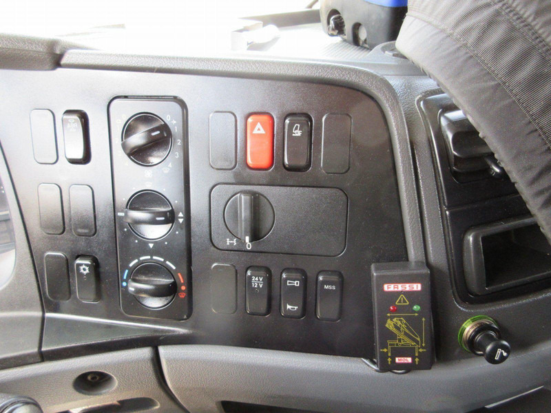 Mercedes-Benz ATEGO 1224 L - Camion platformă, Camion cu macara: Foto 3 Mercedes-Benz ATEGO 1224 L - Camion platformă, Camion cu macara: Foto 3
