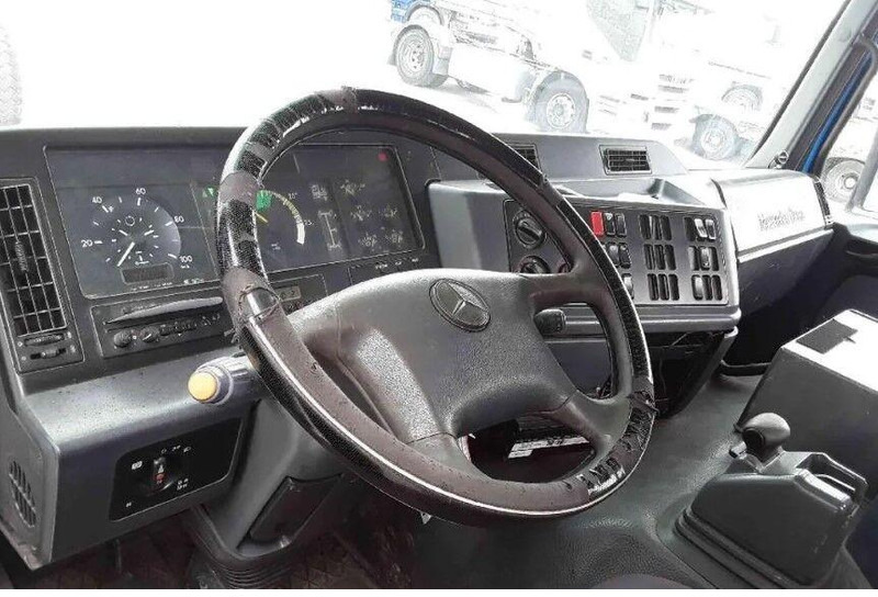 Camion platformă, Camion cu macara Mercedes-Benz Actros 1835: Foto 13