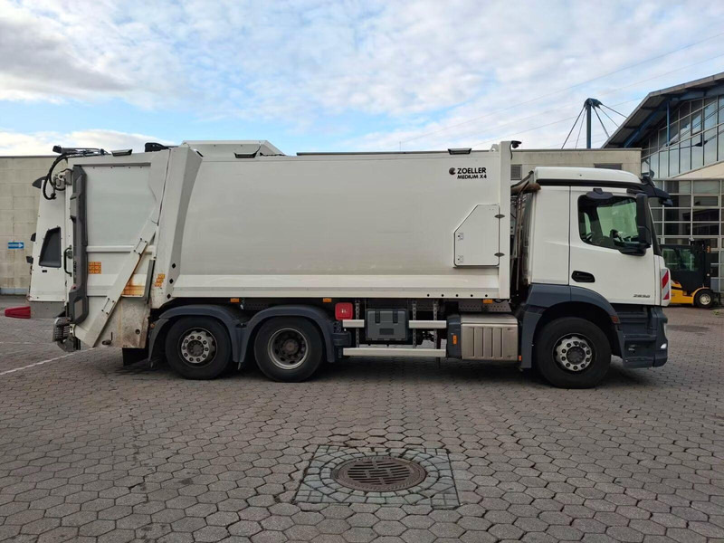 Mercedes-Benz Actros 2536 - Garbage truck - Autogunoiere: Foto 4 Mercedes-Benz Actros 2536 - Garbage truck - Autogunoiere: Foto 4