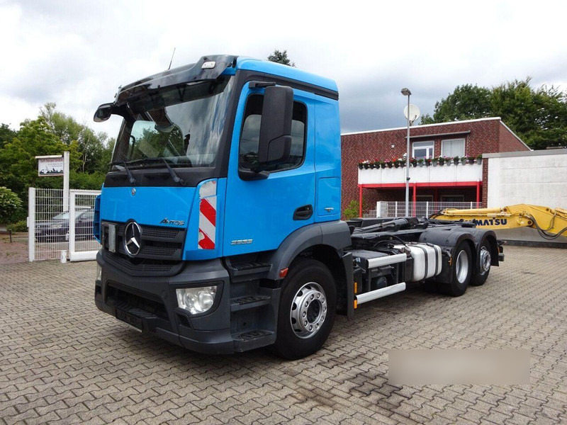 Mercedes-Benz Antos 2533 - Hook lift truck 6x2 - Camion cu cârlig: Foto 2 Mercedes-Benz Antos 2533 - Hook lift truck 6x2 - Camion cu cârlig: Foto 2