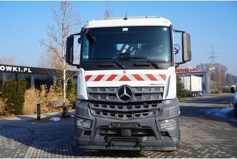Mercedes-Benz Arocs 1833 3-Way Tipper Crane HIAB X-DUO 128 B - Camion basculantă, Camion cu macara: Foto 4 Mercedes-Benz Arocs 1833 3-Way Tipper Crane HIAB X-DUO 128 B - Camion basculantă, Camion cu macara: Foto 4