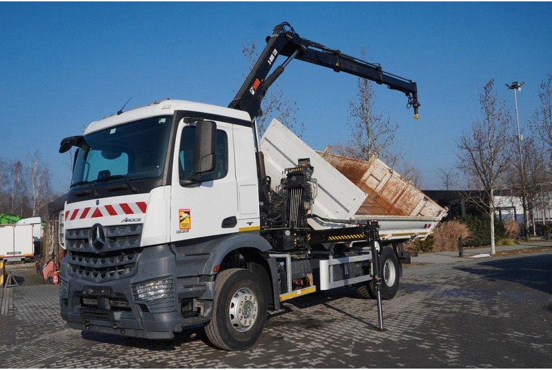 Mercedes-Benz Arocs 1833 3-Way Tipper Crane HIAB X-DUO 128 B - Camion basculantă, Camion cu macara: Foto 1 Mercedes-Benz Arocs 1833 3-Way Tipper Crane HIAB X-DUO 128 B - Camion basculantă, Camion cu macara: Foto 1